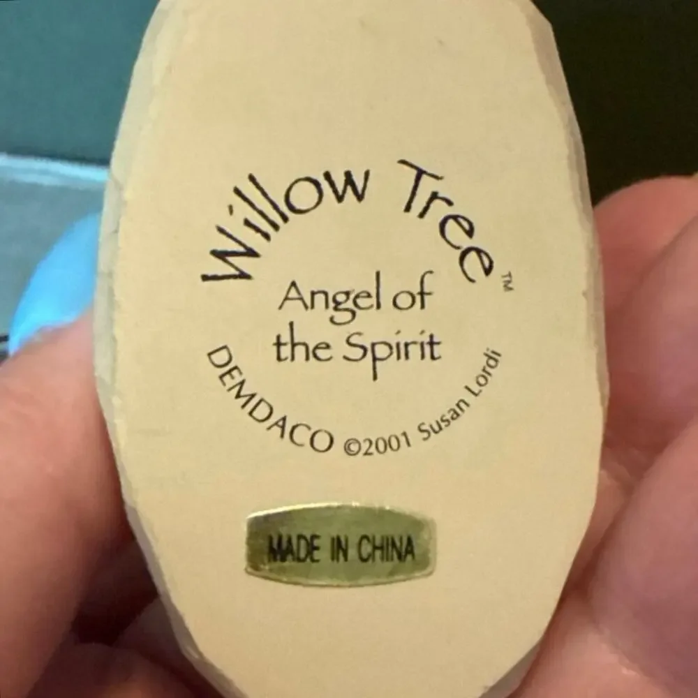 Willow Tree “Angel of the Spirit” • 2001 • 4.5” Figurine